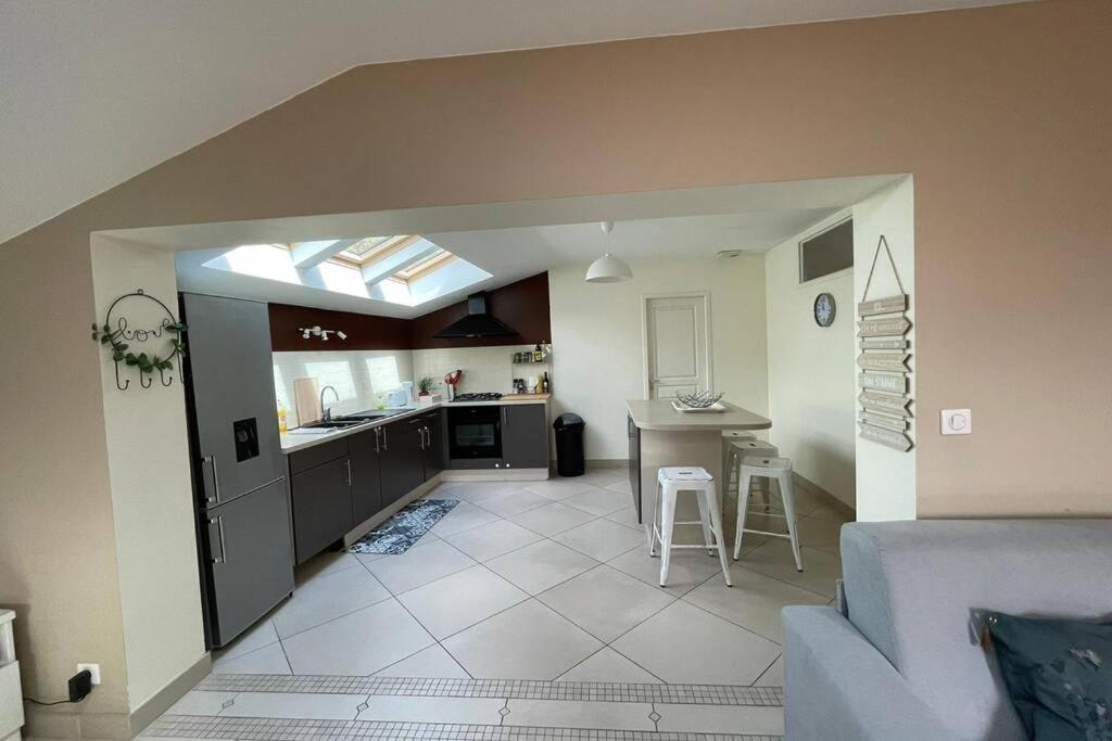 Superbe Appartement Avec 2 Chambres - 9 Personnes - Parking Prive ตูร์นง-โซร์-โฮน ภายนอก รูปภาพ